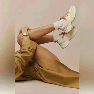 Veja X Reformation Venturi Sneakers | Cream Tan | US 6 | EU 37